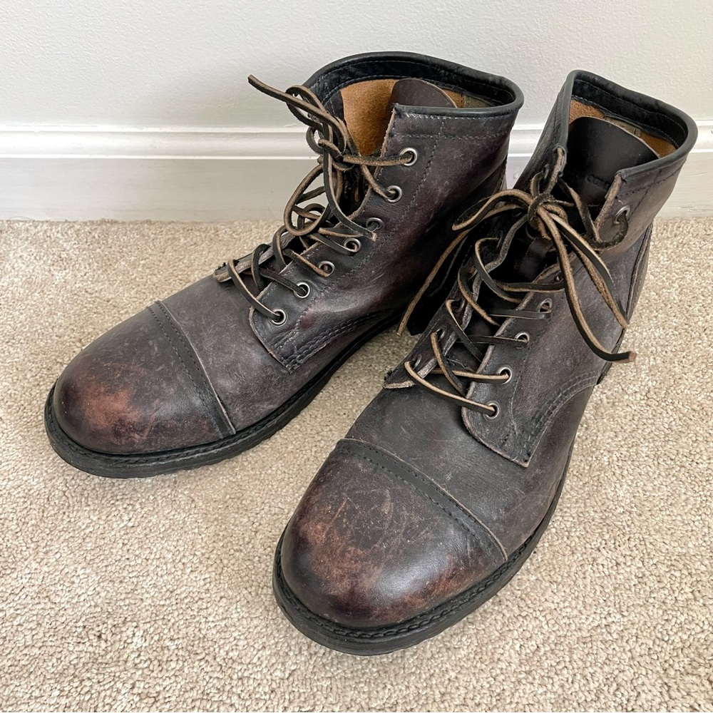 Men’s Distressed FRYE Leather Boots in Dark Brown, size 9.5